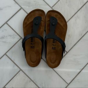 Moving sale! Make an offer! Birkenstock Gizeh Sandsls nwot size 39